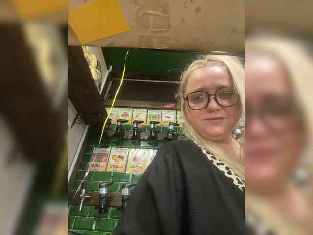 KiraMalina Live Webcam on BongaCams