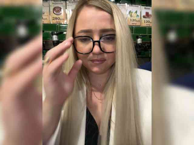 KiraMalina webcam