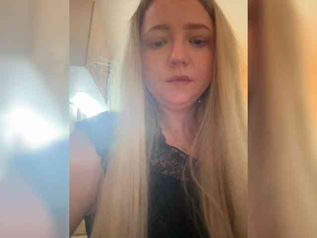 KiraMalina webcam