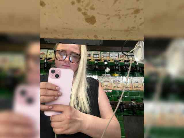 KiraMalina webcam