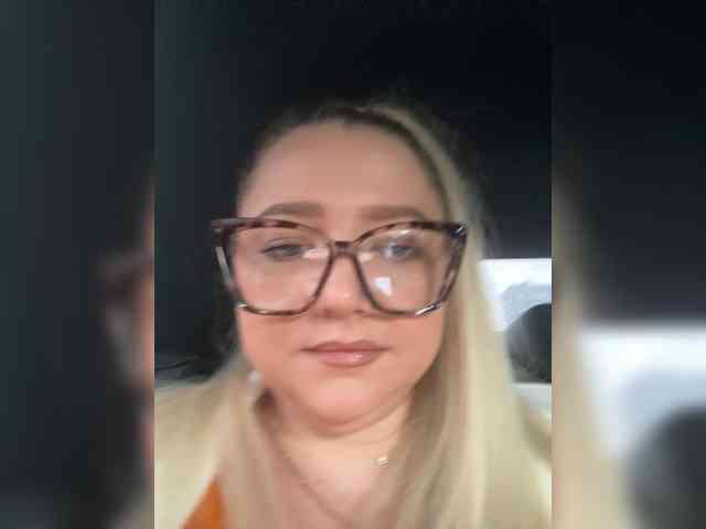 KiraMalina webcam