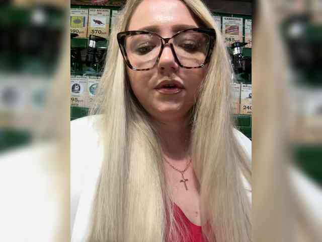 KiraMalina webcam
