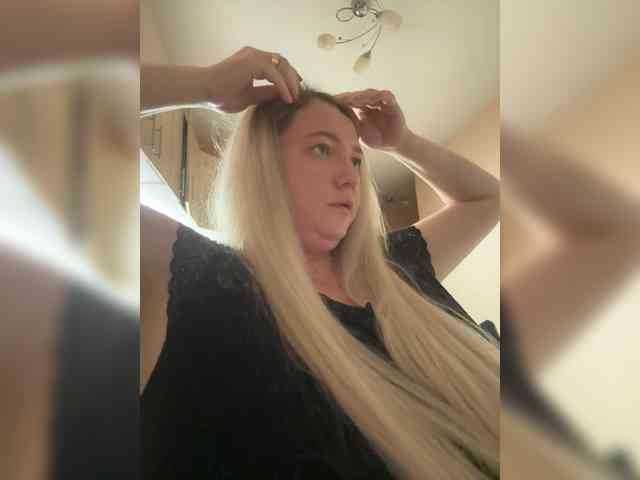 KiraMalina webcam