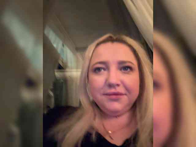 KiraMalina webcam
