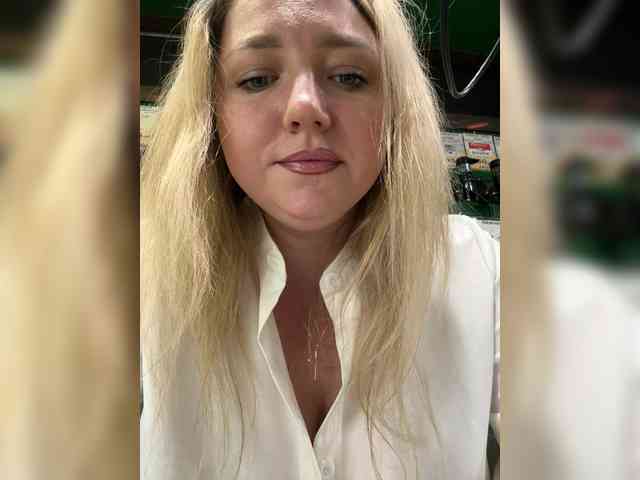 KiraMalina webcam