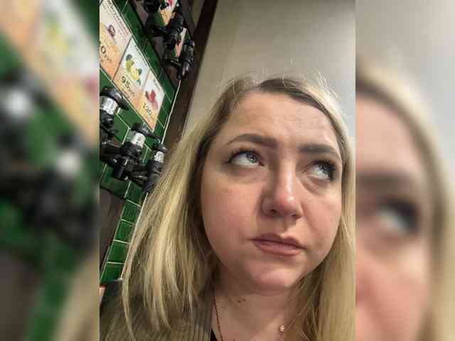 KiraMalina webcam