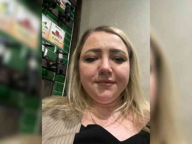 KiraMalina webcam