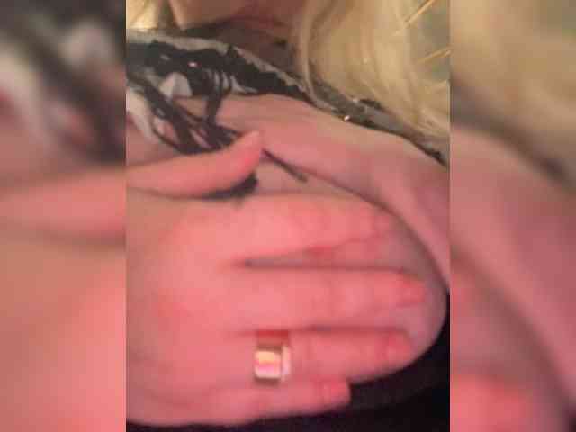 KiraMalina webcam