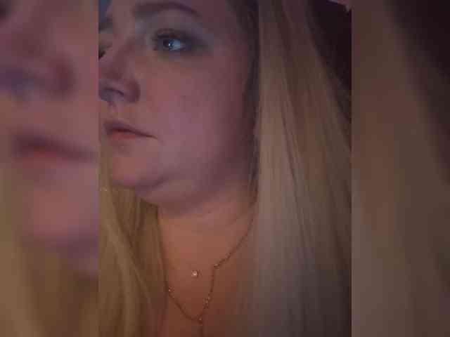 KiraMalina webcam