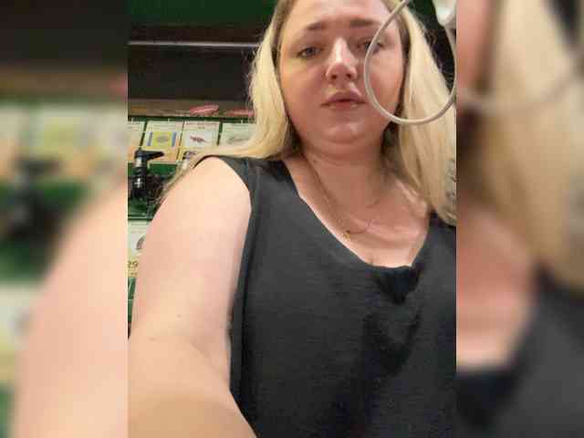 KiraMalina webcam