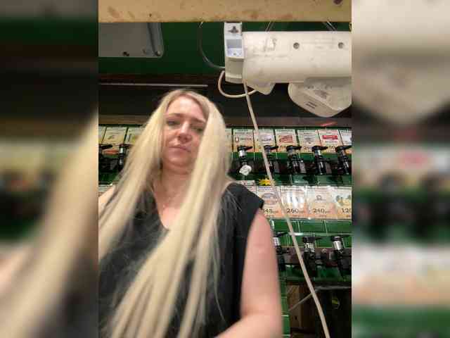 KiraMalina webcam