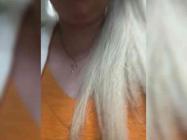 KiraMalina webcam