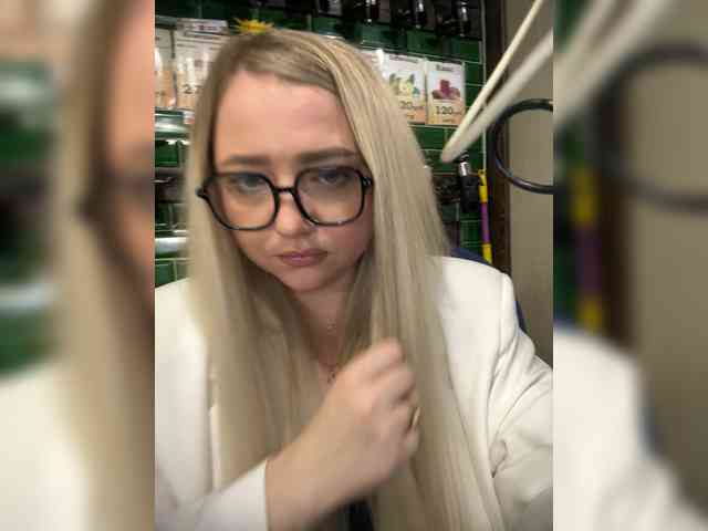 KiraMalina webcam