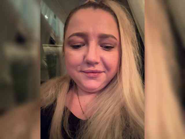 KiraMalina webcam