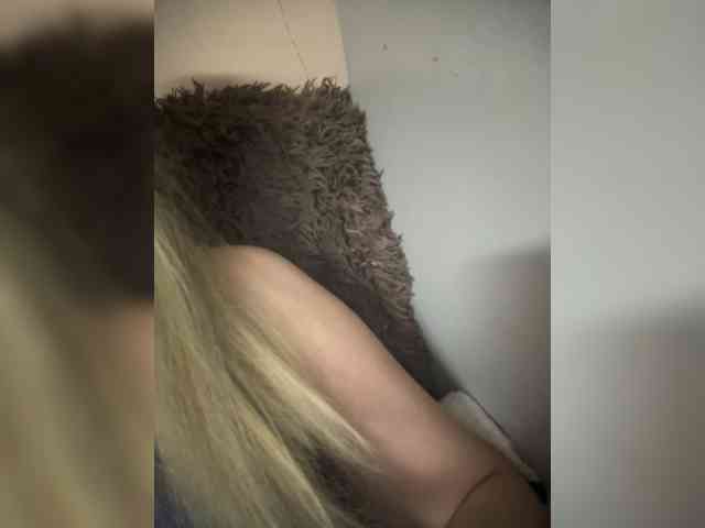 KiraMalina webcam