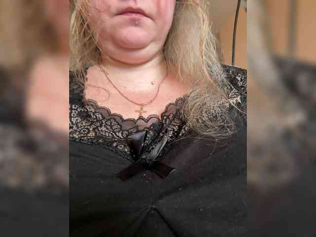 KiraMalina webcam