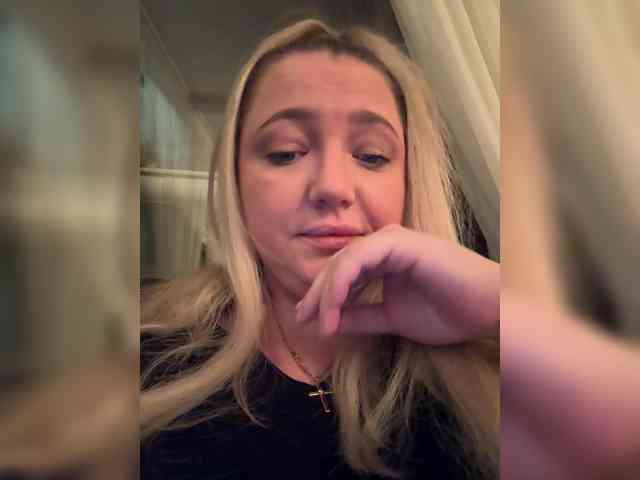 KiraMalina webcam