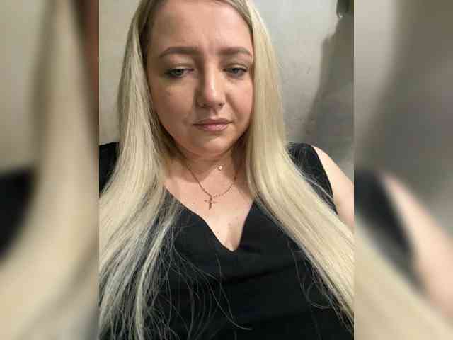 KiraMalina webcam