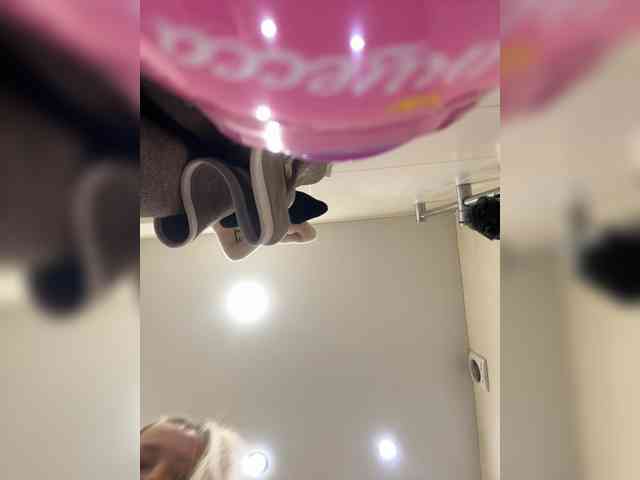 KiraMalina webcam