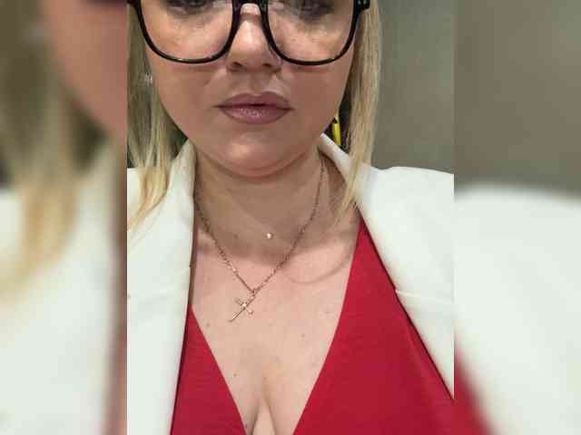 KiraMalina webcam