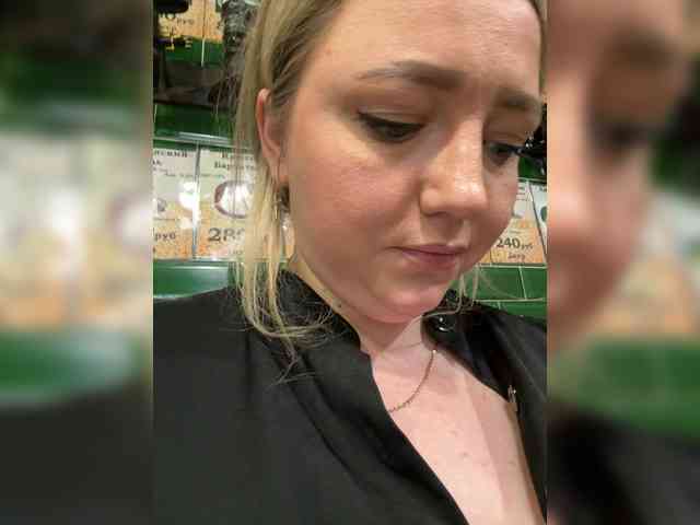KiraMalina webcam