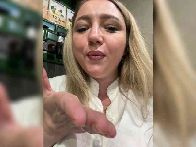 KiraMalina webcam