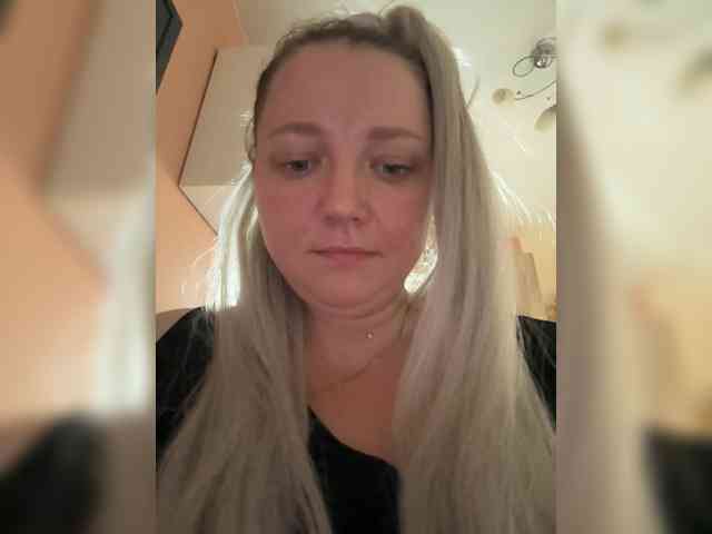 KiraMalina webcam
