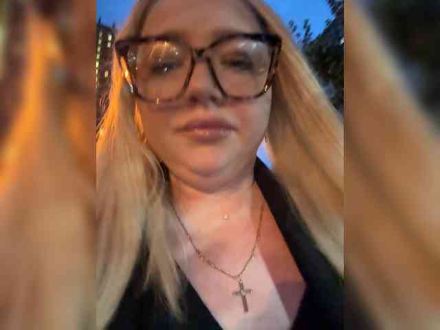 KiraMalina webcam