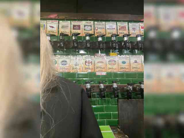 KiraMalina webcam