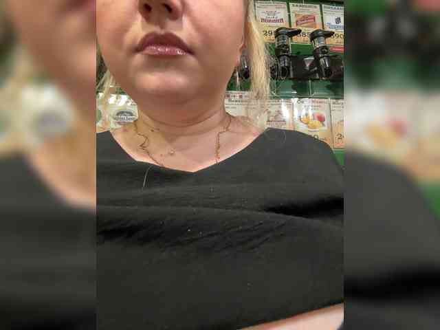KiraMalina webcam