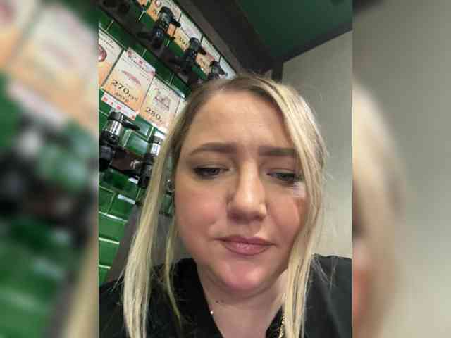 KiraMalina webcam