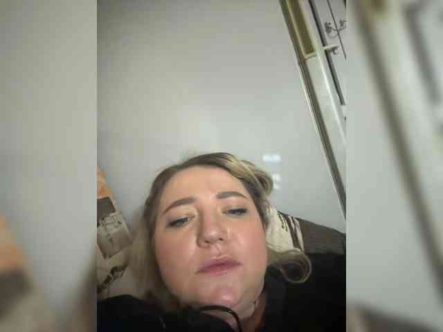 KiraMalina webcam