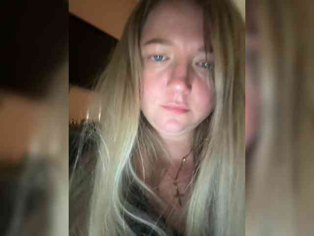 KiraMalina webcam