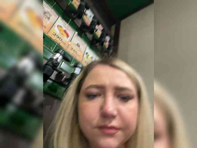 KiraMalina webcam