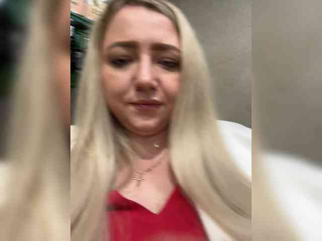 KiraMalina webcam