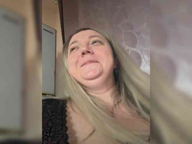 KiraMalina webcam