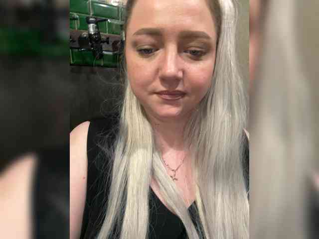 KiraMalina webcam
