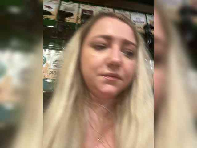 KiraMalina webcam
