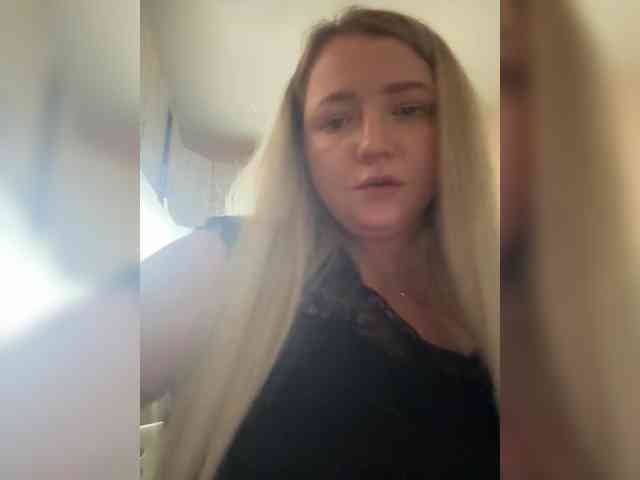 KiraMalina webcam