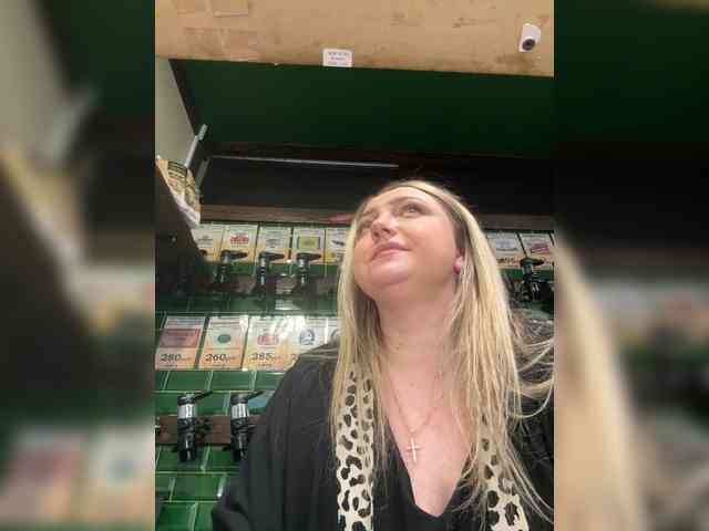 KiraMalina webcam