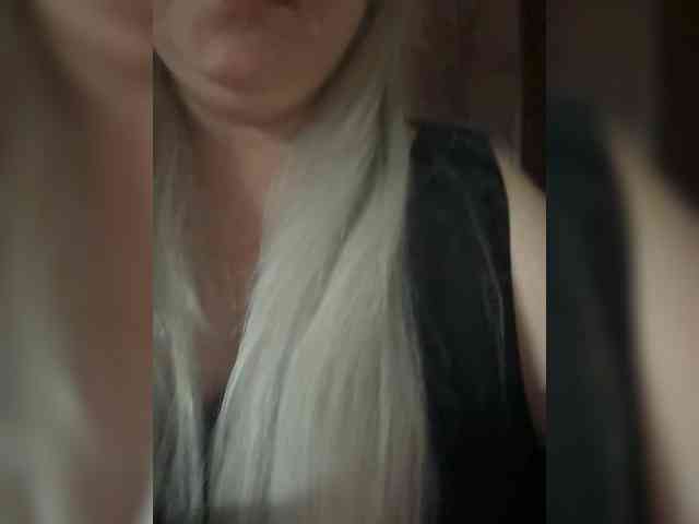 KiraMalina webcam
