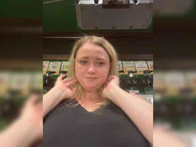 KiraMalina webcam