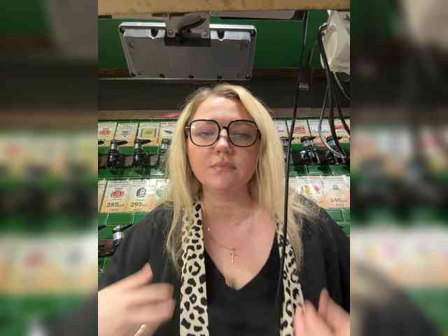 KiraMalina webcam