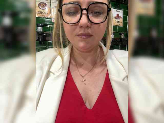 KiraMalina webcam