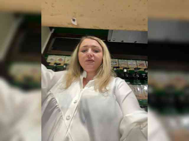 KiraMalina webcam