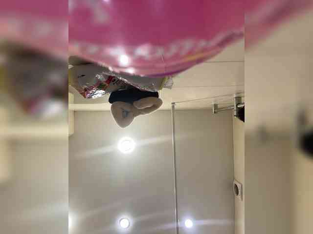 KiraMalina webcam