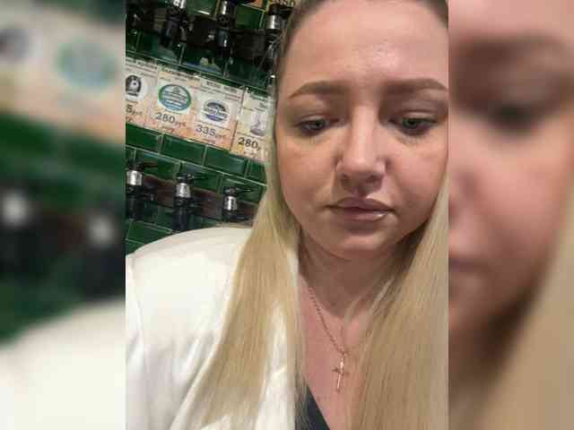 KiraMalina webcam