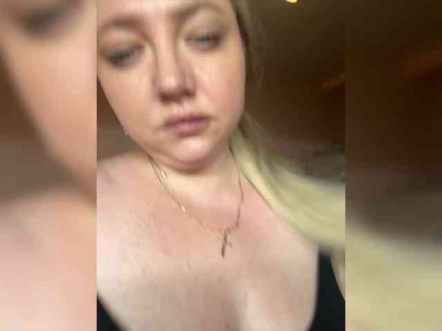 KiraMalina webcam