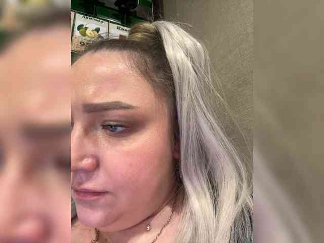 KiraMalina webcam