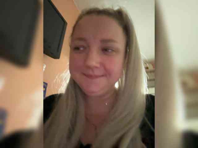 KiraMalina webcam